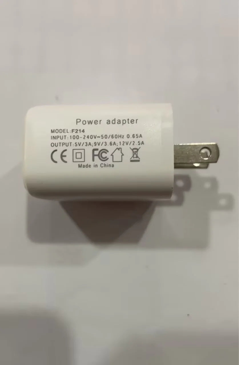 Lámpara LED en forma de G con Altavoz Bluetooth y Cargador Inalámbrico